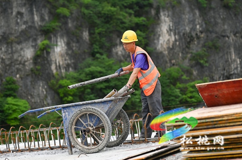 松桃：虎渡口大橋建設(shè)進(jìn)入沖刺階段