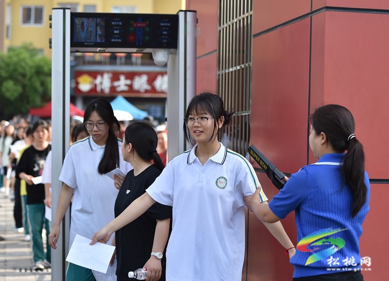 松桃:4200名考生奔赴考場 迎接人生大考