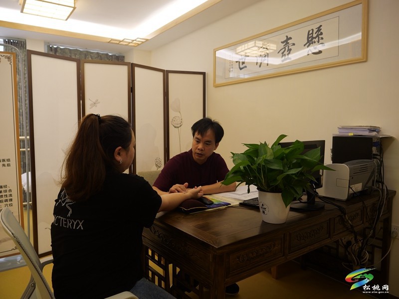我縣婦幼保健院婦孺國(guó)醫(yī)堂揭牌開(kāi)診