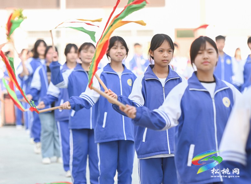 松桃：學(xué)習(xí)花鼓技藝 傳承民族文化