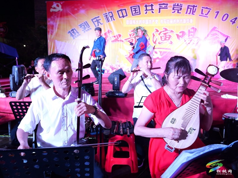 寨英：唱紅色經(jīng)典 慶建黨華誕