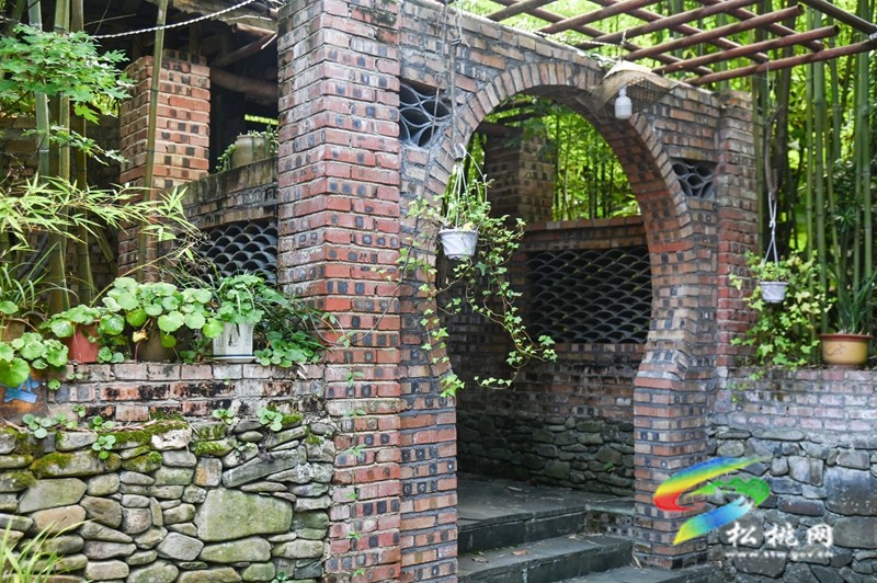 松桃大灣苗寨：鄉(xiāng)村文化旅游度假基地正式迎客