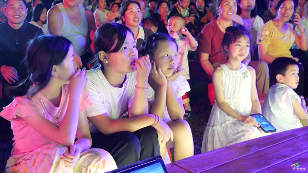 自然涼+音樂潮！黔東草海激活夏季出游新玩法