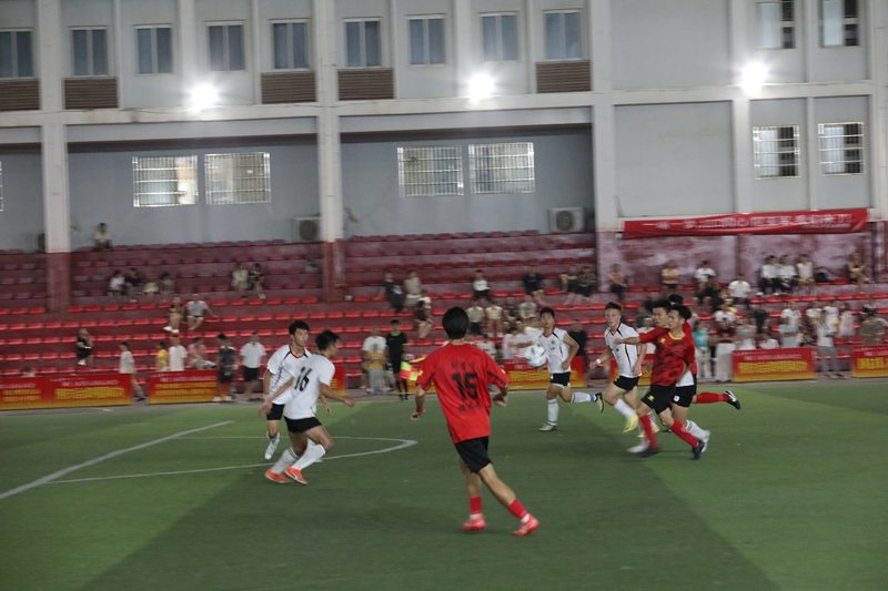 銅仁市第五屆運(yùn)動會群眾體育組男子足球比賽圓滿落幕