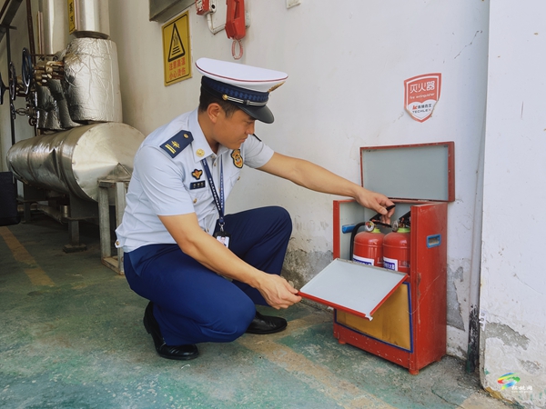 松桃消防聯(lián)合多部門開(kāi)展企業(yè)消防安全檢查
