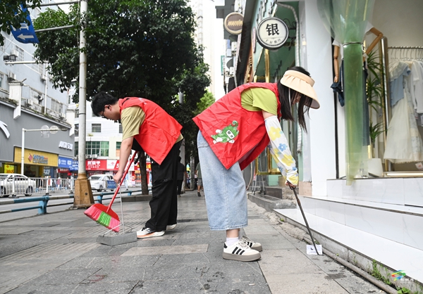 松桃：創(chuàng)建文明城市?志愿者在行動(dòng)