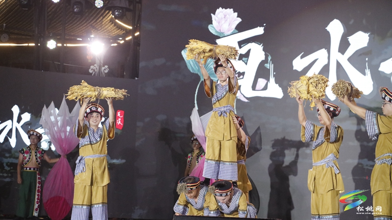【吃貴州“晚飯”·看松桃村晚】松桃村晚：第五場(chǎng)村村PK小組晉級(jí)賽  四村競(jìng)秀展風(fēng)采