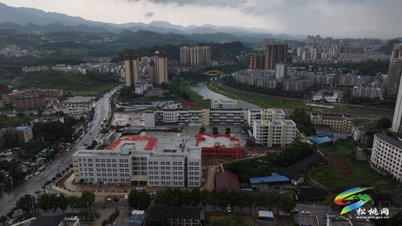 松桃思源實驗學(xué)校建設(shè)沖刺收尾