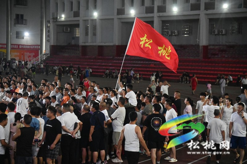 雖敗猶榮！奮力拼搏的松桃精神在市運(yùn)會(huì)籃球賽中精彩呈現(xiàn)