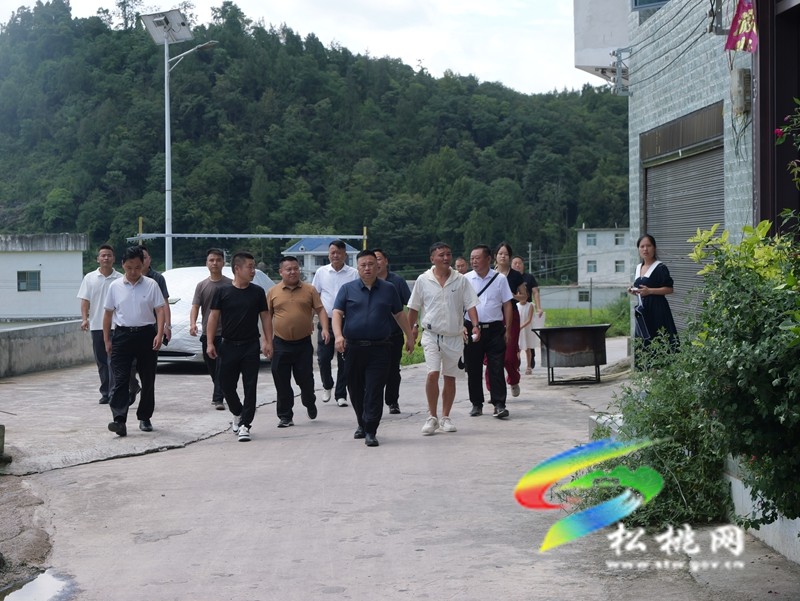 縣退役軍人事務(wù)局組織雙擁企業(yè)開(kāi)展愛(ài)心資助