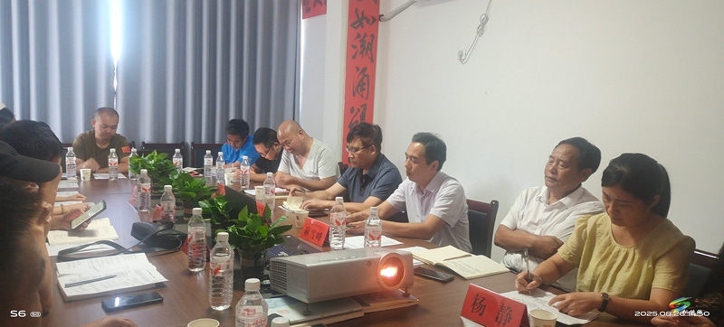 楊靜詩(shī)歌分享會(huì)在松桃舉行 共話《畏光母親：生命與牽掛》創(chuàng)作心路