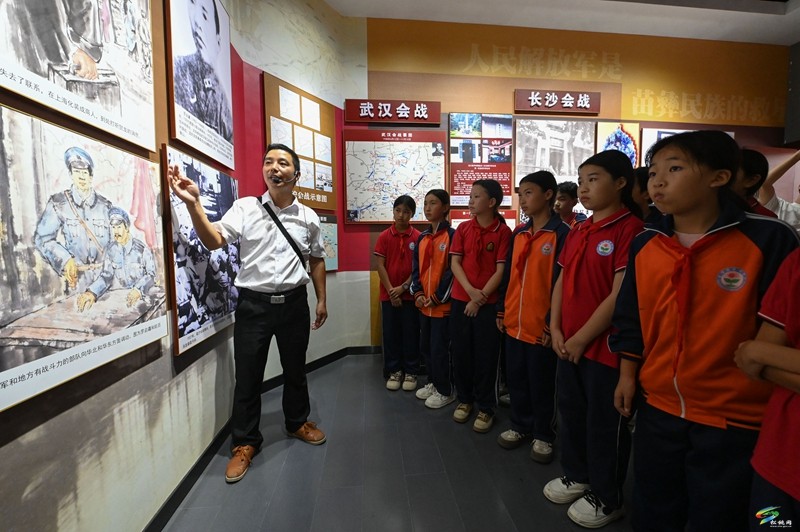 盤信鎮(zhèn)民族完?。簮蹏?guó)主義教育成為“開學(xué)第一課”