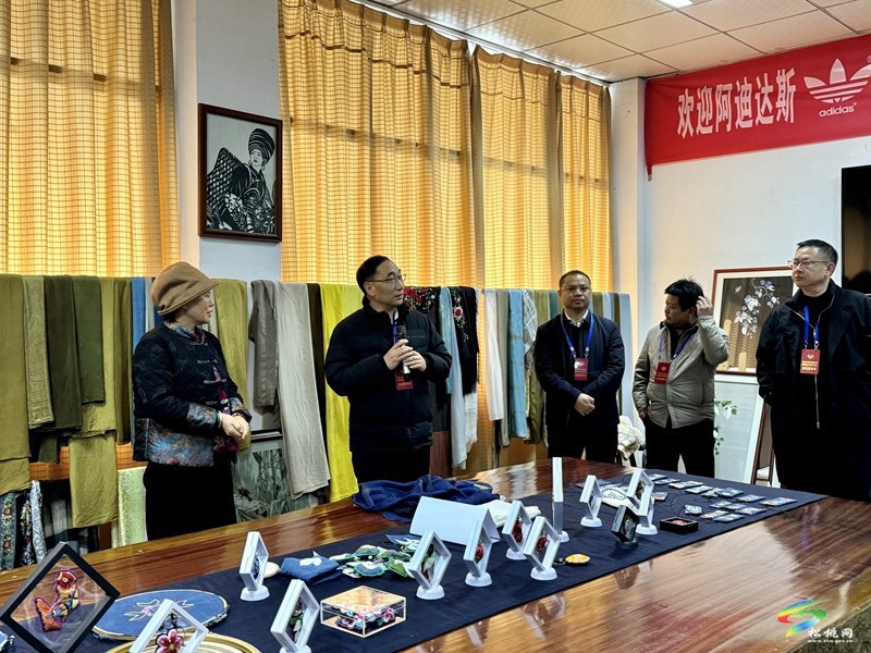 縣政協(xié)第十五屆松桃苗族自治縣委員會常務委員會第17次會議召開