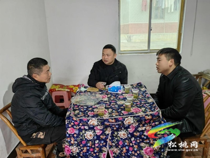 縣委統(tǒng)戰(zhàn)部開展2025年“送溫暖 凝人心” 春節(jié)走訪慰問活動(dòng)