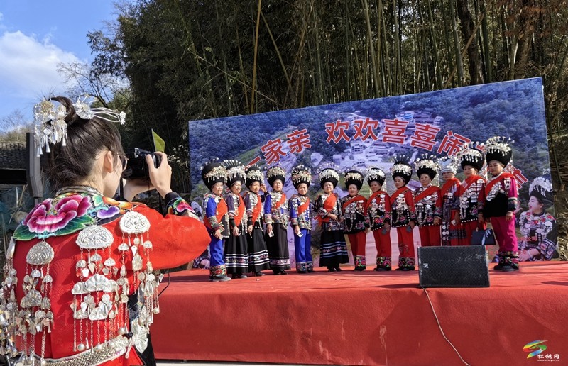 【網(wǎng)絡(luò)中國(guó)節(jié)·春節(jié)】松桃：歡歡喜喜鬧新春
