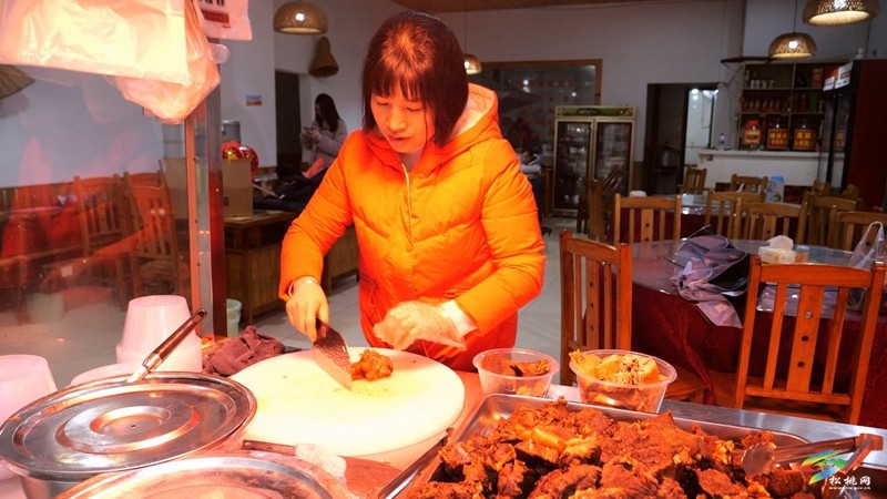 【網絡中國節(jié)·春節(jié)】地道美食喚醒年味記憶