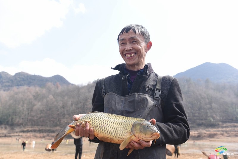 【網(wǎng)絡(luò)中國節(jié)·春節(jié)】松桃：傳統(tǒng)捕魚活動歡慶新春佳節(jié)