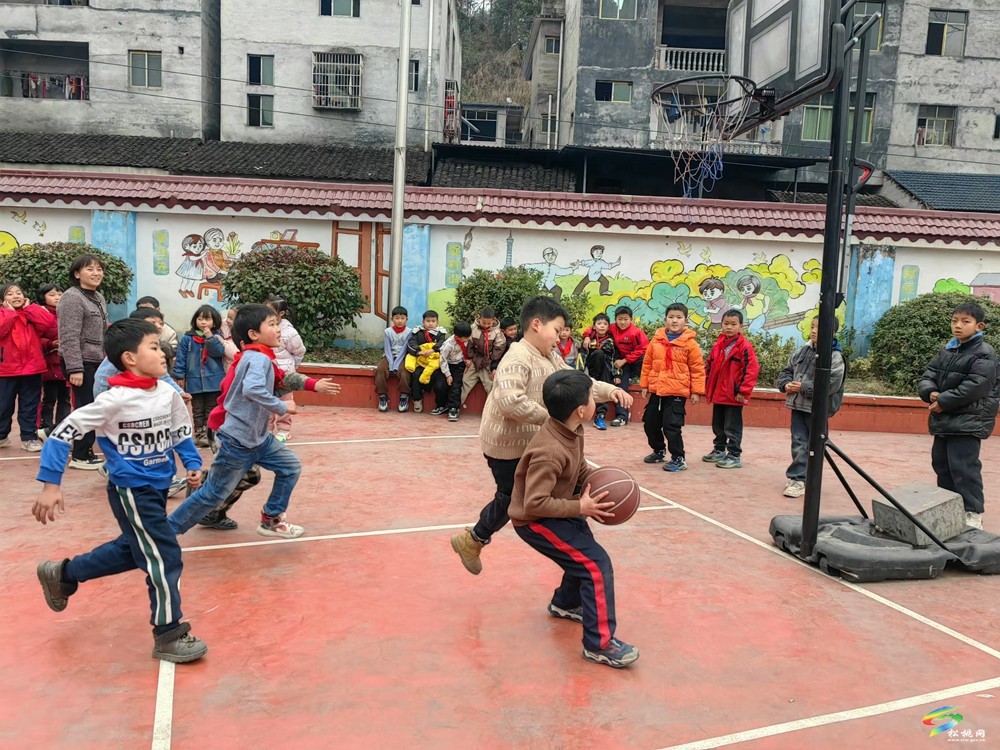 妙隘鄉(xiāng)完小舉行2025年春季學(xué)期“迎新”球類競(jìng)賽活動(dòng)