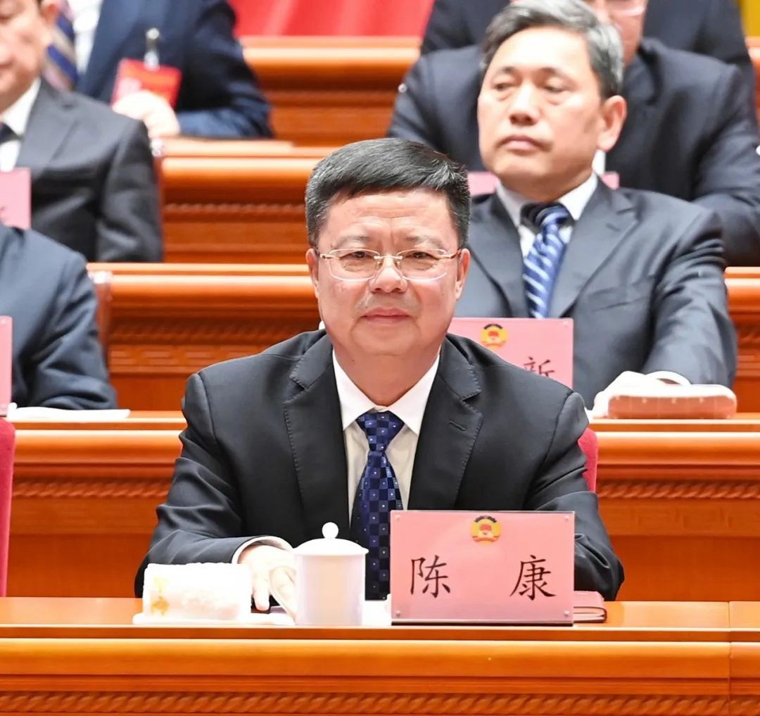 市政協(xié)三屆四次會(huì)議勝利閉幕