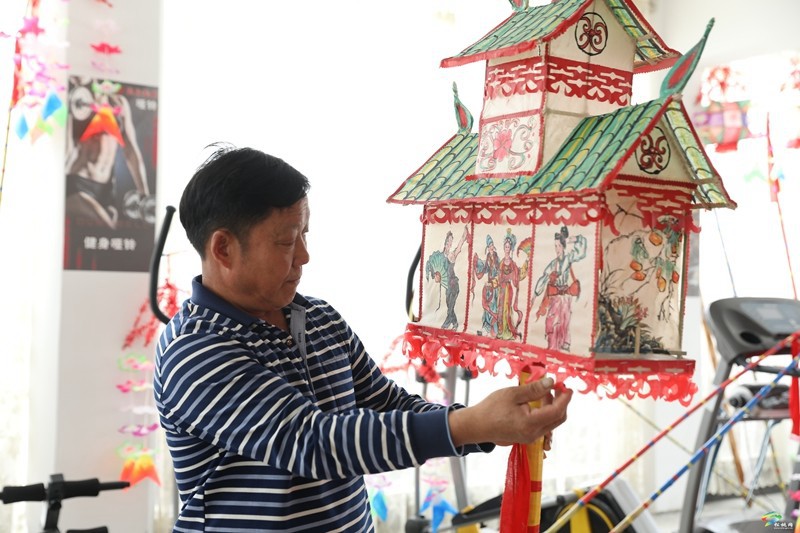 松桃普覺(jué)：手工花燈，指尖上的非遺傳承