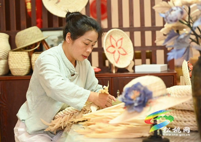 松桃手藝人黃松琴：巧手編織幸福生活