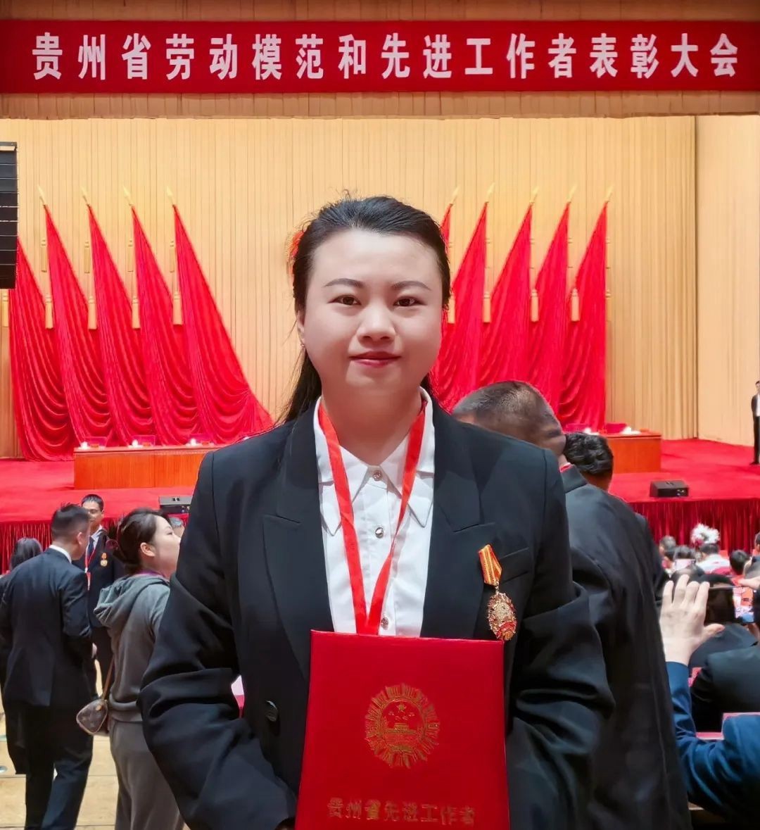 扎根苗鄉(xiāng)踐初心  勇?lián)姑V新篇——記2025年貴州省先進(jìn)工作者石昊南