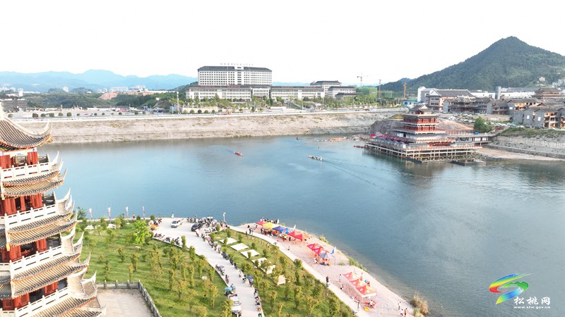 松桃：燃動(dòng)碧波！傳統(tǒng)龍舟賽前各隊(duì)熱血備戰(zhàn)