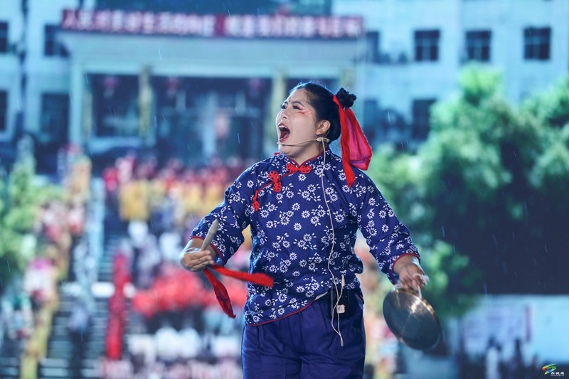 【吃貴州“晚飯”·看松桃村晚】 松桃村晚：六鄉(xiāng)競秀展風(fēng)采，莞銅協(xié)作譜新章