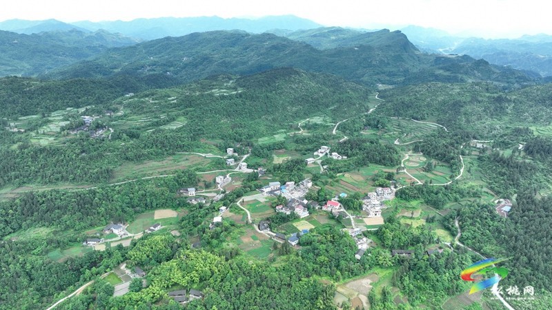 烏羅鎮(zhèn)小河村完?。簥^力托起35個(gè)鄉(xiāng)村孩子的求學(xué)夢(mèng)