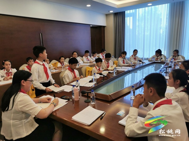 從校園走向全國(guó)舞臺(tái):全市唯一少代會(huì)代表的成長(zhǎng)與擔(dān)當(dāng)