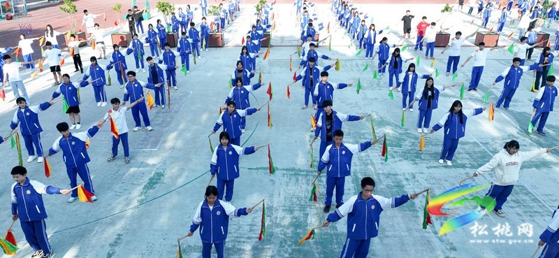 松桃：學(xué)習(xí)花鼓技藝 傳承民族文化