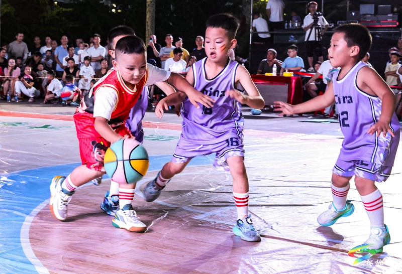 松桃鴻合偉才幼兒園：籃球嘉年華里的童趣與成長(zhǎng)