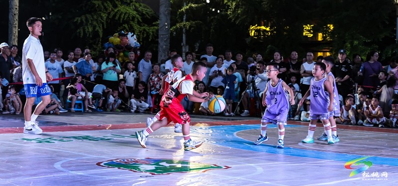 松桃鴻合偉才幼兒園：籃球嘉年華里的童趣與成長(zhǎng)