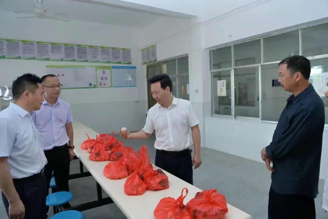穆嶸坤到松桃調研督導群眾身邊不正之風和腐敗問題集中整治工作