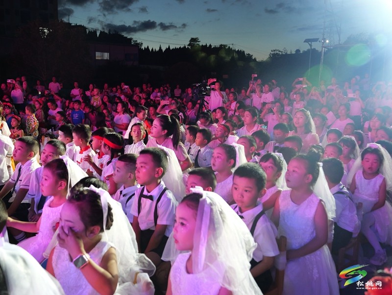 縣第三幼兒園舉辦大班畢業(yè)典禮暨文藝匯演