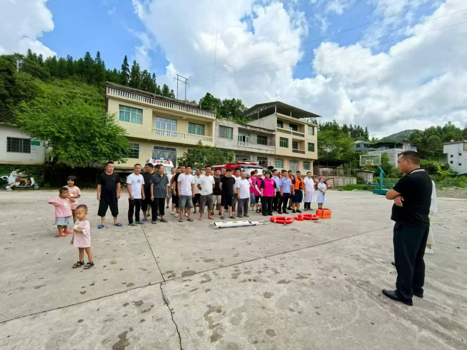沙壩河鄉(xiāng)：模擬實戰(zhàn)練硬功 防溺演練護平安