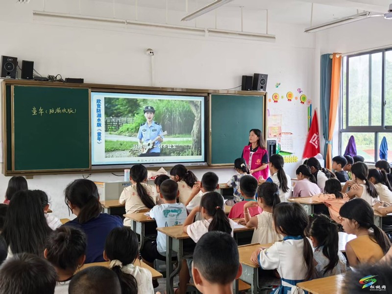松桃“愛心媽媽”暑期巡鄉(xiāng)開課！留守娃的快樂 課堂來啦