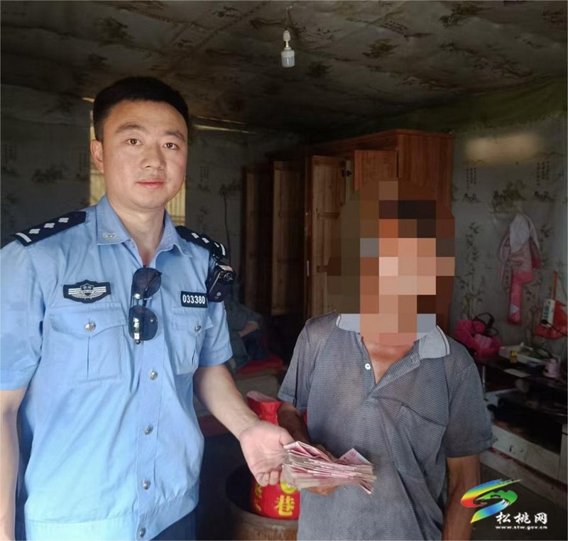 【暖心警事】萬元現(xiàn)金“被盜”？民警化身“尋寶員”解烏龍！