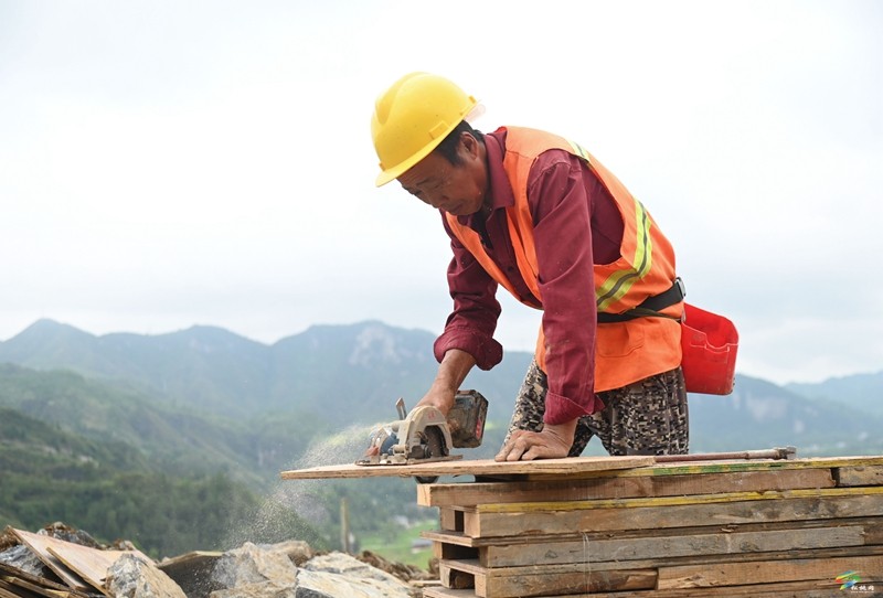 松桃：推進(jìn)國(guó)道提級(jí)改造?筑牢安全路網(wǎng)根基