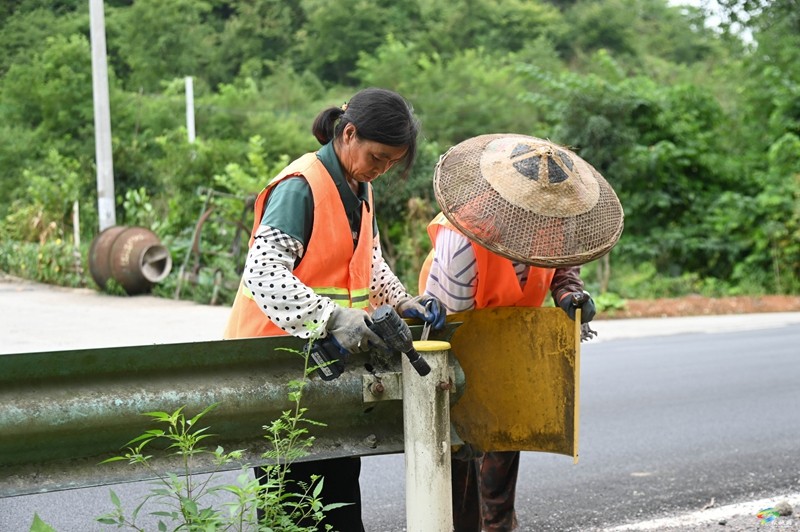 松桃：推進(jìn)國(guó)道提級(jí)改造?筑牢安全路網(wǎng)根基