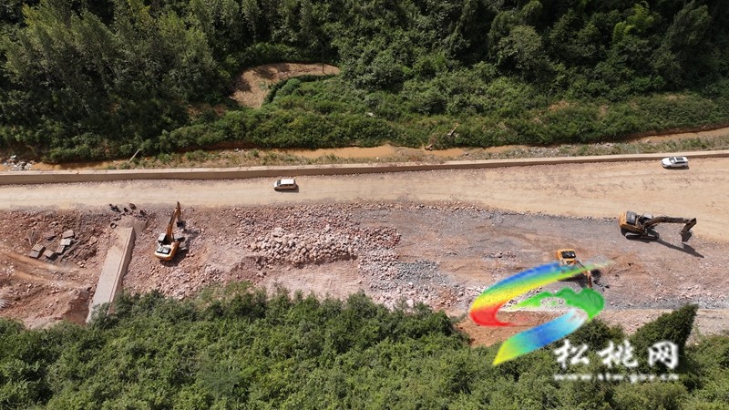 G352松桃太平營(yíng)至孟溪公路改擴(kuò)建工程進(jìn)度完成80%?