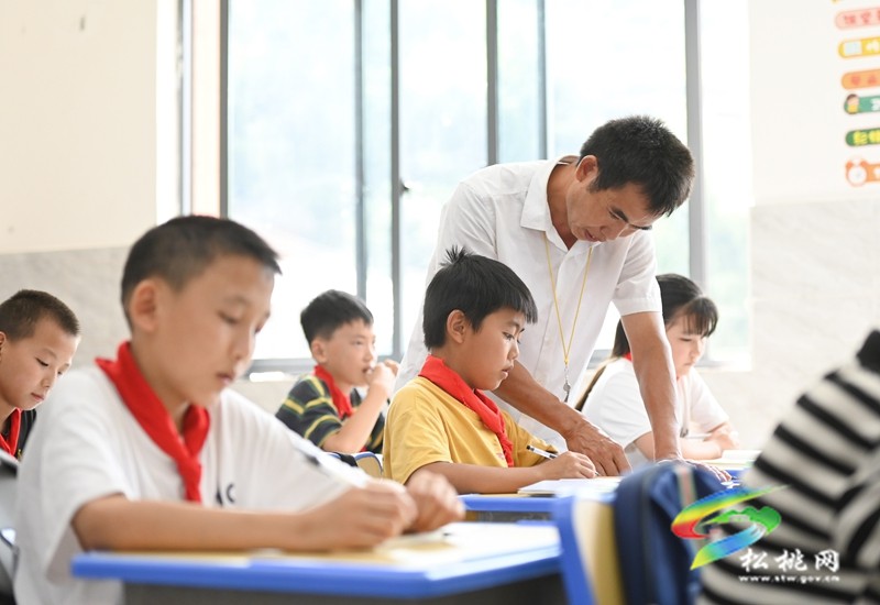 任達(dá)兵：扎根邊區(qū)十九載，守望學(xué)子求學(xué)路