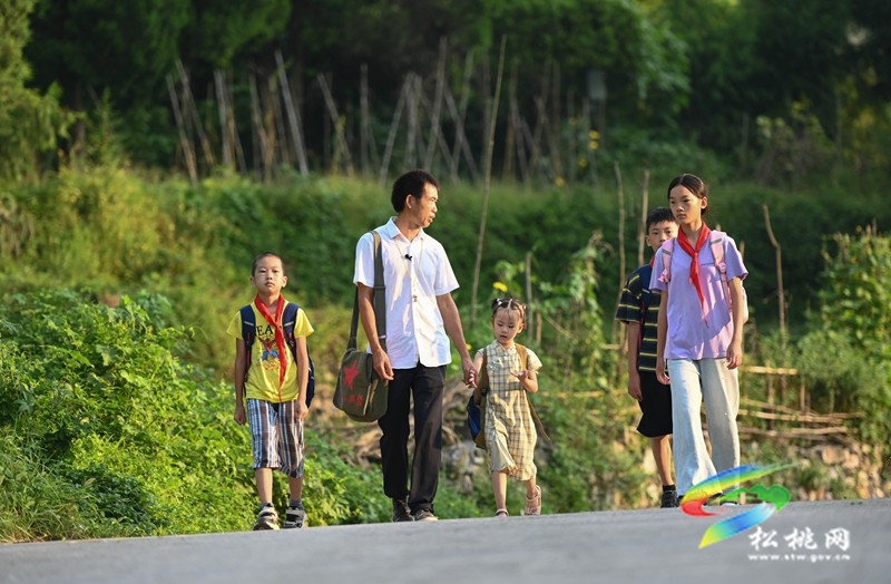 任達(dá)兵：扎根邊區(qū)十九載，守望學(xué)子求學(xué)路