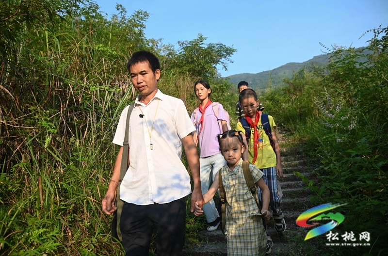 任達(dá)兵：扎根邊區(qū)十九載，守望學(xué)子求學(xué)路