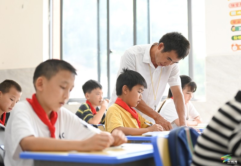 任達兵：扎根邊區(qū)十九載，守望學子求學路