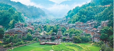 今天，《人民日報海外版》整版推薦貴州“清涼旅游”