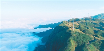 今天，《人民日報海外版》整版推薦貴州“清涼旅游”