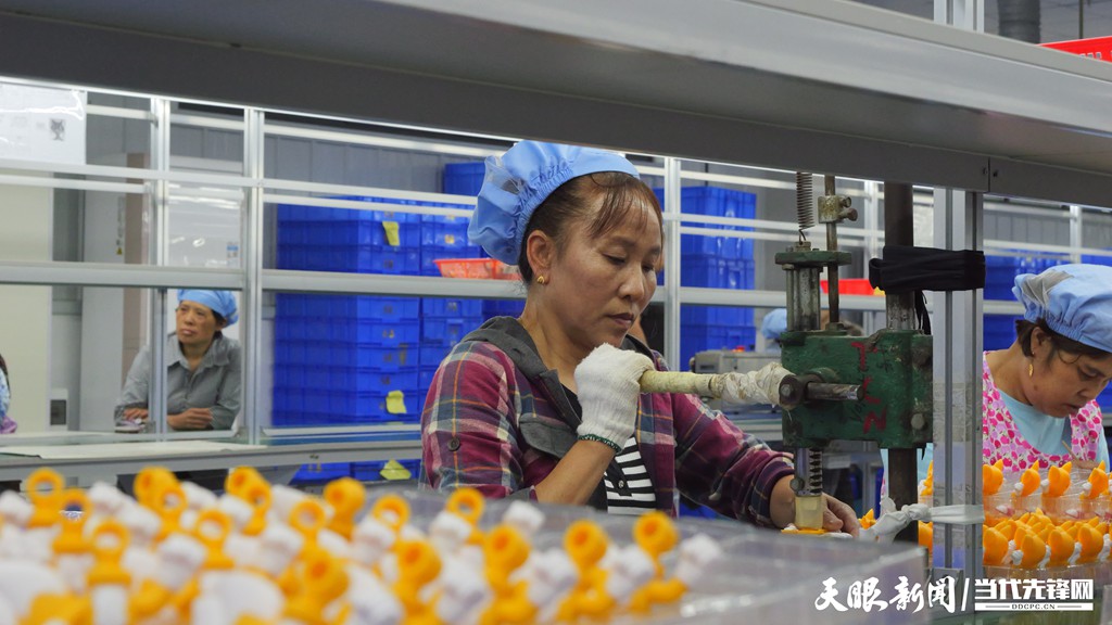 超1300人實現(xiàn)“家門口上班”！松桃玩具工坊讓深山與世界同步