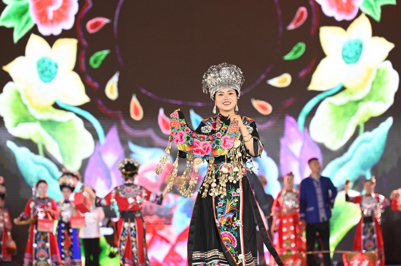 文化為筆 舞臺(tái)為紙 ——貴州松桃繪就大美苗鄉(xiāng)文化振興新圖景