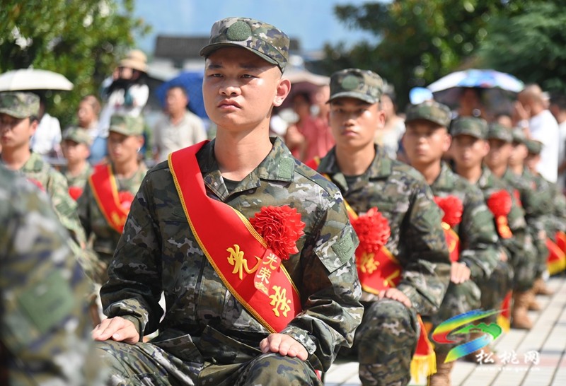 松桃舉行2025年下半年新兵歡送儀式